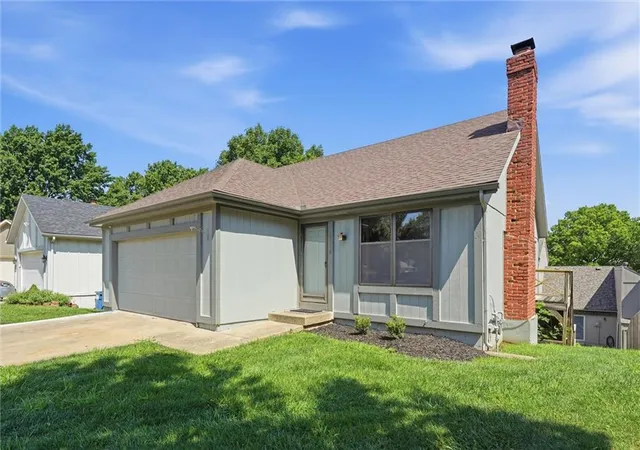 Homes for sale in Shawnee, KS | 12116 W 67th St, Shawnee, KS 66216 | MLS# 2628536