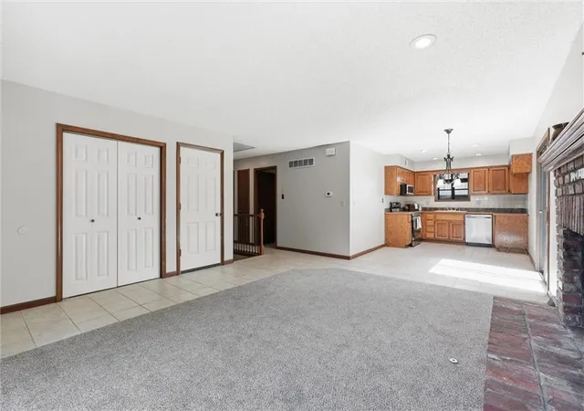 Homes for sale in Shawnee, KS | 12116 W 67Th St, Shawnee, KS 66216 | MLS# 2628536