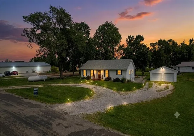 Homes for sale in Polo, MO | 107 E Maple St, Polo, MO 64671 | MLS# 2628538