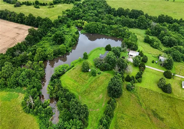 image of 4713 Se Lostine Rd, Columbus, KS 66725 | MLS# 2628553