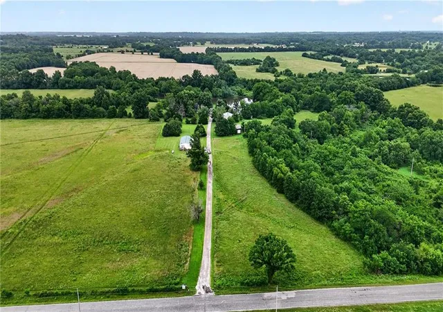 image of 4713 Se Lostine Rd, Columbus, KS 66725 | MLS# 2628553