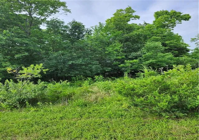 1st image of 9 E Ridgewood Cir, Linn Valley, KS 66040 | MLS# 2628558