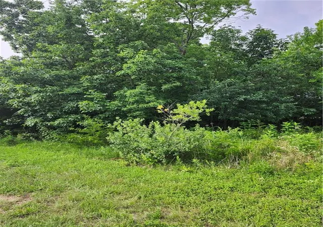 2nd image of 9 E Ridgewood Cir, Linn Valley, KS 66040 | MLS# 2628558