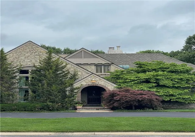 1st image of 9505 State Line Rd #12, Kansas City, MO 64114 | MLS# 2628560