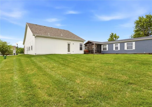 37th image of 1102 White Oaks Ln, Oak Grove, MO 64075 | MLS# 2628577