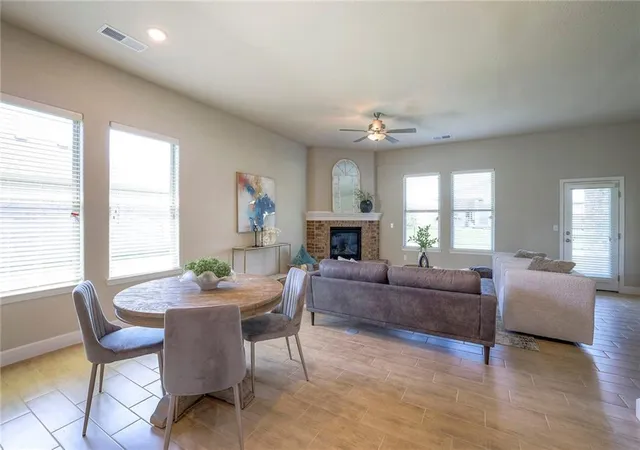 image of 25259 W 92nd Ter, Lenexa, KS 66227 | MLS# 2628586