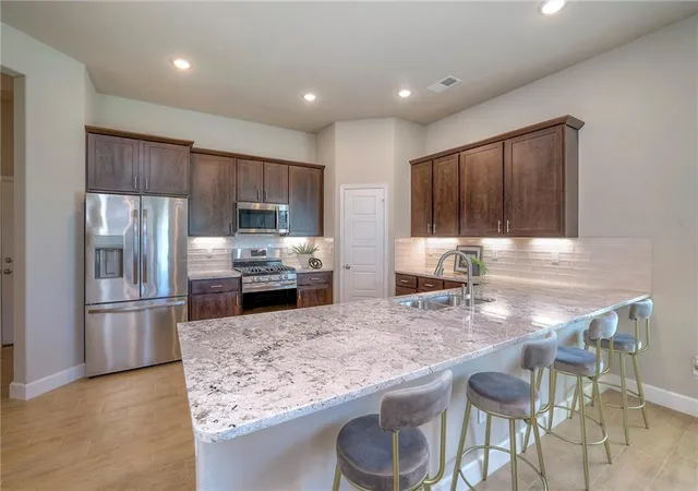 image of 25259 W 92nd Ter, Lenexa, KS 66227 | MLS# 2628586