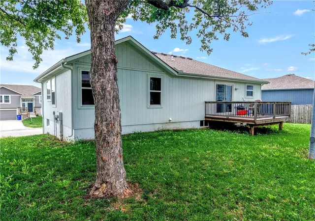 Homes for sale in Grandview, MO | 12704 Applewood Dr, Grandview, MO 64030 | MLS# 2628589