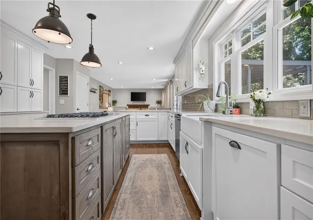 5th image of 22413 W 53 St, Shawnee, KS 66226 | MLS# 2628591