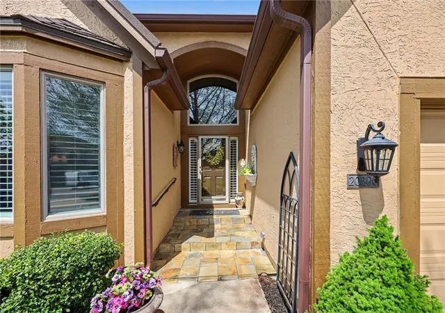 Homes for sale in Lenexa, KS | 20306 W 99Th Ter, Lenexa, KS 66220 | MLS# 2628592