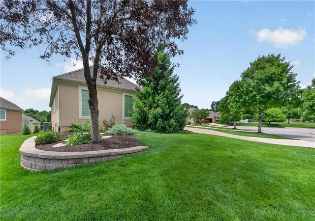3rd image of 11644 S Carriage Rd, Olathe, KS 66062 | MLS# 2628601