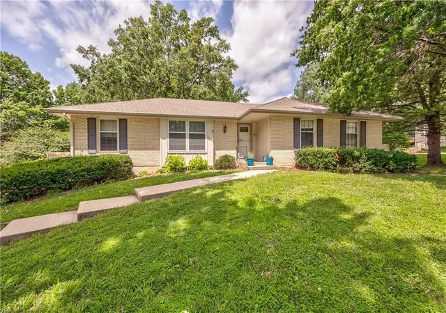 Homes for sale in Leavenworth, KS | 2504 S 14th St, Leavenworth, KS 66048 | MLS# 2628602
