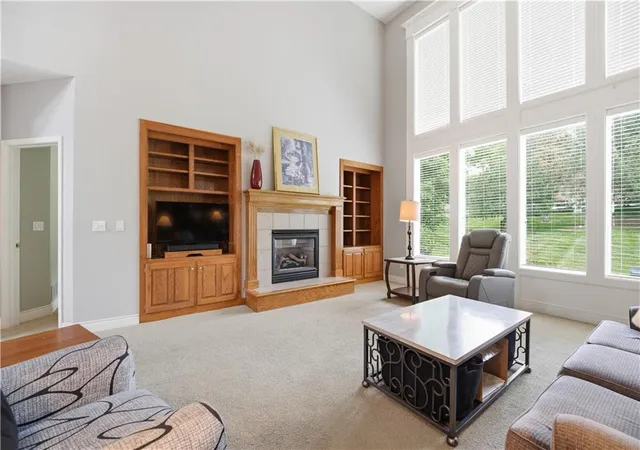 5th image of 1019 Sw Coachlight Ct, Lee's Summit, MO 64081 | MLS# 2628606