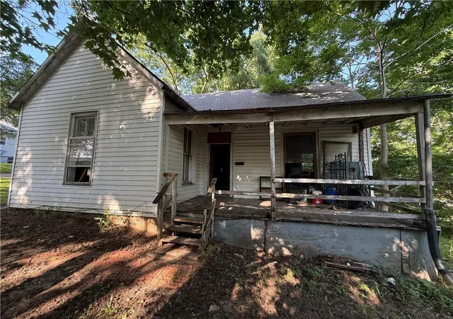 Homes for sale in Carrollton, MO | 209 S Hale St, Carrollton, MO 64633 | MLS# 2628608