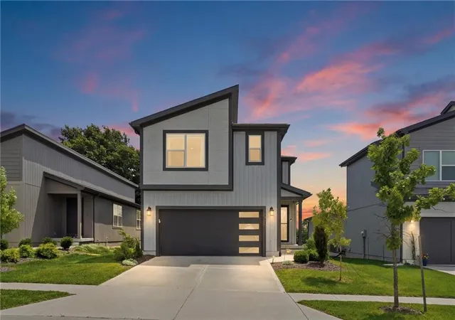 2nd image of 18025 Hauser St, Overland Park, KS 66013 | MLS# 2628612