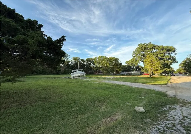 4th image of 1514 Catalina St, Coffeyville, KS 67337 | MLS# 2628617