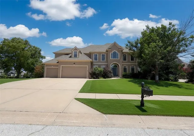 1st image of 10319 N Saline Ave, Kansas City, MO 64154 | MLS# 2628625