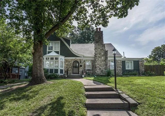 Photo 1 of Single family home for sale at 7421 Forest Ave, Kansas City, MO 64131 | MLS# 2628634 | Listing updated on 2026-09-04