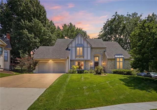 1st image of 11107 W 122nd St, Overland Park, KS 66213 | MLS# 2628638
