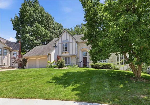 4th image of 11107 W 122Nd St, Overland Park, KS 66213 | MLS# 2628638