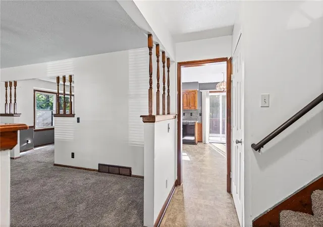 Homes for sale in Lenexa, KS | 10245 Haskins St, Lenexa, KS 66215 | MLS# 2628641