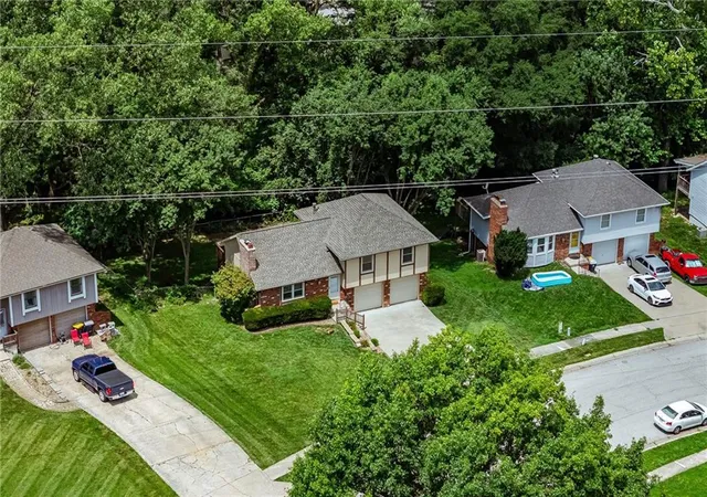 Homes for sale in Kansas City, MO | 8008 N Garfield Ave, Kansas City, MO 64118 | MLS# 2628642
