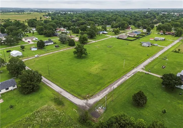 3rd image of 000 Park St, Cherryvale, KS 67335 | MLS# 2628645
