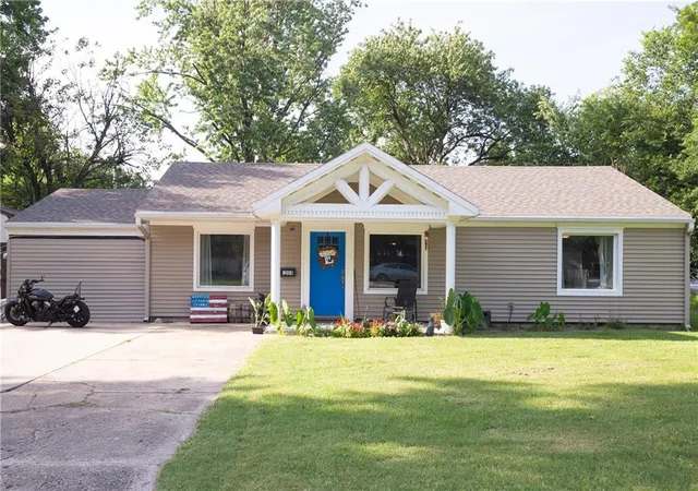 1st image of 1004 E Main St, Cherryvale, KS 67335 | MLS# 2628670