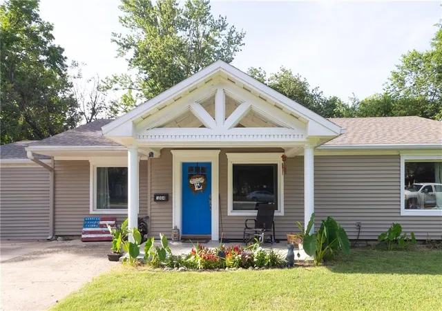 2nd image of 1004 E Main St, Cherryvale, KS 67335 | MLS# 2628670