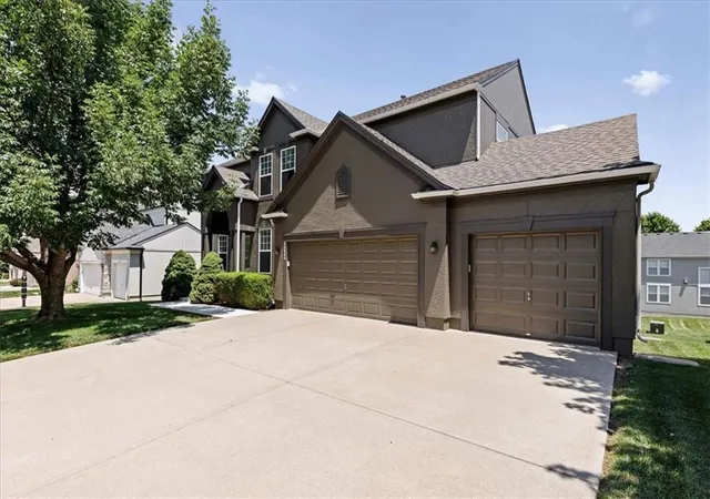 1st image of 15609 Shawnee Dr, Overland Park, KS 66223 | MLS# 2628672