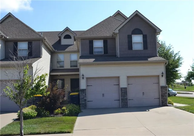 Homes for sale in Kansas City, MO | 20 Nw 95th Pl, Kansas City, MO 64155 | MLS# 2628688