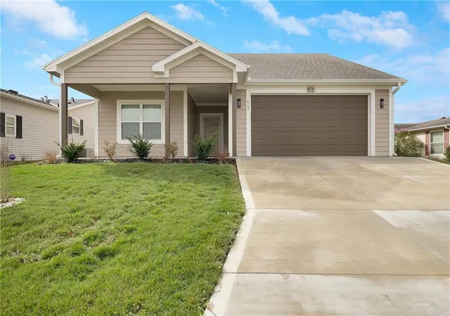 1st image of 413 Ne Poplar Ct, Oak Grove, MO 64075 | MLS# 2628696