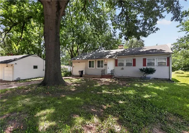 Homes for sale in Kansas City, MO | 6901 E 113th Ter, Kansas City, MO 64134 | MLS# 2628700