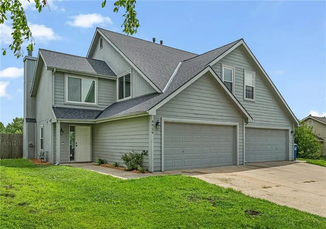 Homes for sale in Lawrence, KS | 4929 Stoneback Pl, Lawrence, KS 66047 | MLS# 2628705