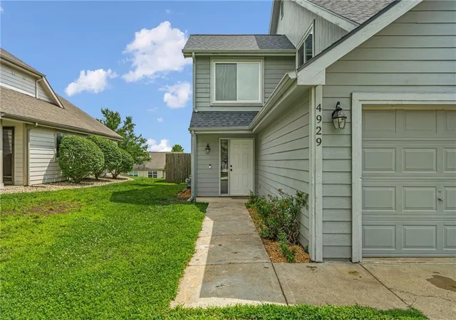 Homes for sale in Lawrence, KS | 4929 Stoneback Pl, Lawrence, KS 66047 | MLS# 2628705