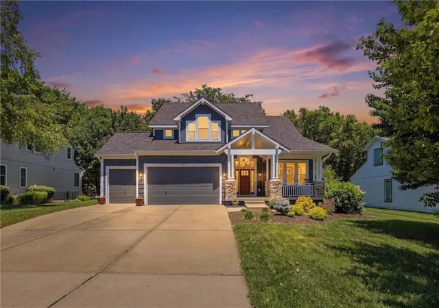3rd image of 4834 W 155Th Ter, Overland Park, KS 66224 | MLS# 2628706