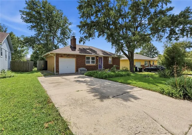 Photo 3 of Sale Pending at 121 Brent Rd, Belton, MO 64012 | MLS# 2628707 | Listing updated on 2026-09-03