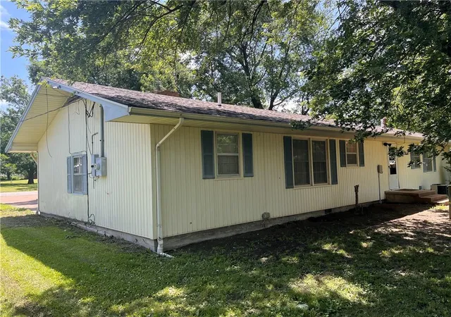 Homes for sale in Saint Paul, KS | 103 S Main St, Saint Paul, KS 66771 | MLS# 2628709