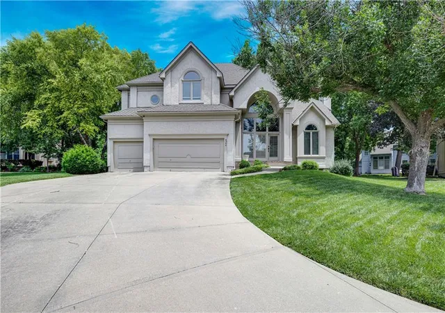 1st image of 4344 W 132nd Ter, Leawood, KS 66209 | MLS# 2628711