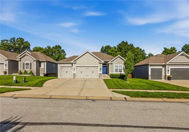 Homes for sale in Kearney, MO | 206 N Marimack Dr, Kearney, MO 64060 | MLS# 2628716