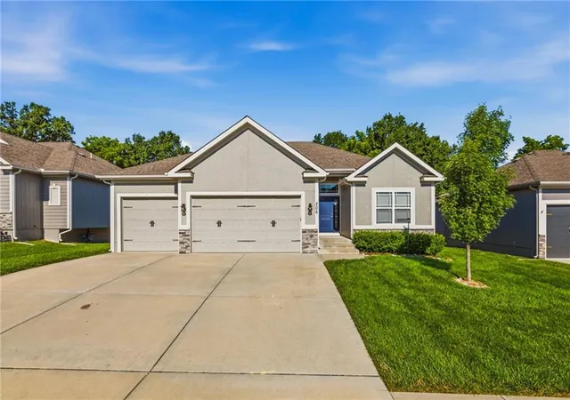 Homes for sale in Kearney, MO | 206 N Marimack Dr, Kearney, MO 64060 | MLS# 2628716