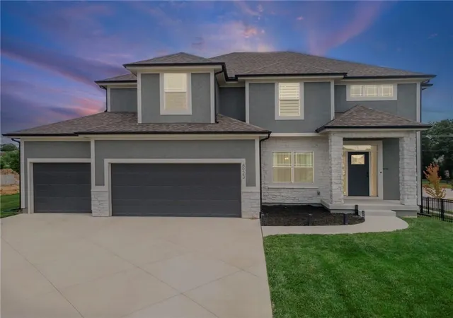 Photo 1 of Sale Pending at 8923 N Poplar Ave, Kansas City, MO 64156 | MLS# 2628718 | Listing updated on 2026-08-18