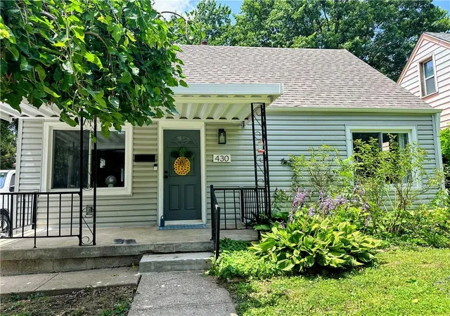1st image of 430 N Chelsea Ave, Kansas City, MO 64123 | MLS# 2628723
