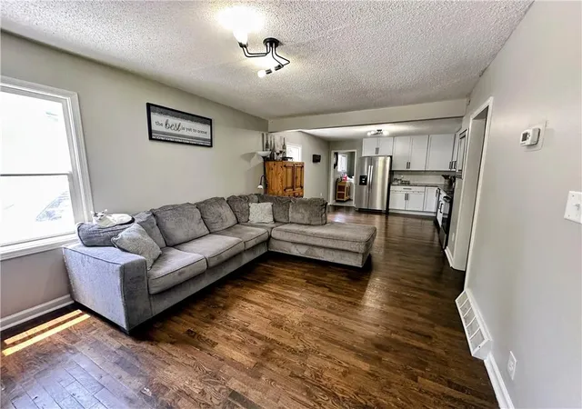 3rd image of 430 N Chelsea Ave, Kansas City, MO 64123 | MLS# 2628723