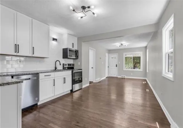 5th image of 430 N Chelsea Ave, Kansas City, MO 64123 | MLS# 2628723