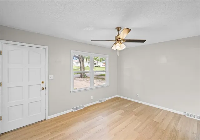 Photo 3 of Single family home for sale at 1104 Lexington Rd, Pleasant Hill, MO 64080 | MLS# 2628725 | Listing updated on 2026-09-23