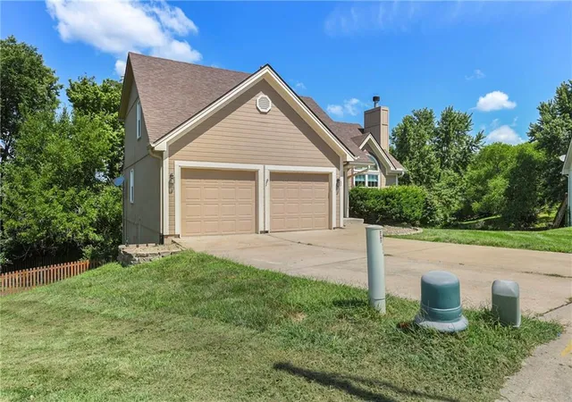 Homes for sale in Liberty, MO | 604 Hawthorne Pl, Liberty, MO 64068 | MLS# 2628728
