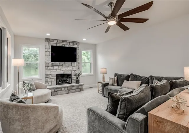 Photo 5 of Sale Pending at 2212 E County Rd H Hwy, Liberty, MO 64068 | MLS# 2628729 | Listing updated on 2026-07-18