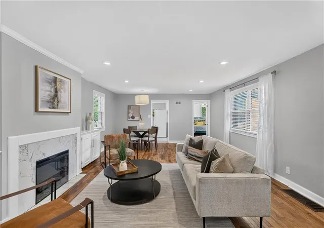 Photo 3 of Single family home for sale at 800 E 73rd Street, Kansas City, MO 64131 | MLS# 2628732 | Listing updated on 2026-10-29