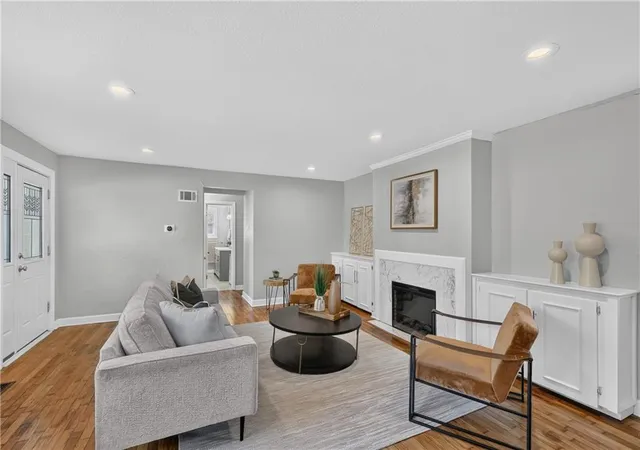 Photo 4 of Single family home for sale at 800 E 73rd Street, Kansas City, MO 64131 | MLS# 2628732 | Listing updated on 2026-10-29